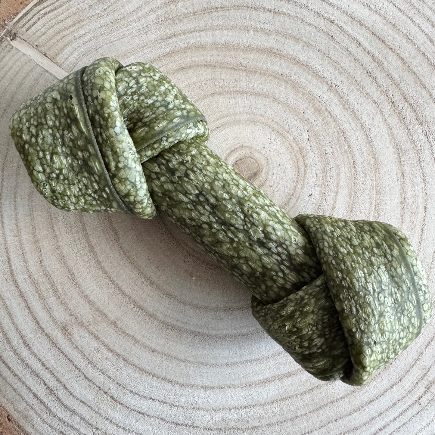Broccoli & Spinach Puffed Knotted Bone