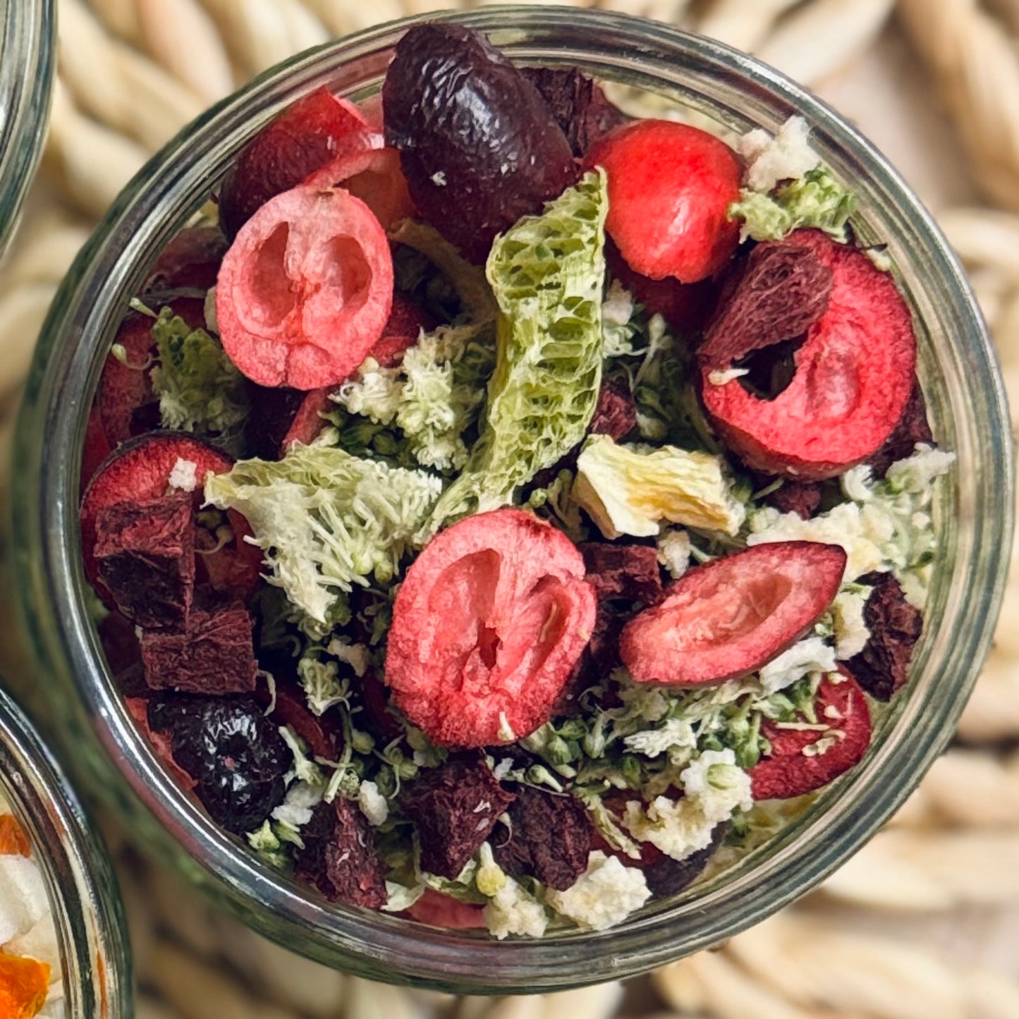 Holly Harvest | Freeze Dried Beetroot, Broccoli, Cranberry & Pear