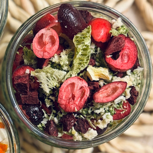 Holly Harvest | Freeze Dried Beetroot, Broccoli, Cranberry & Pear