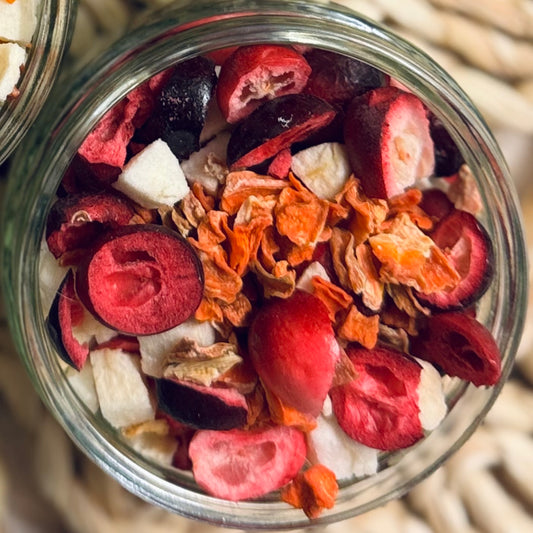 Reindeer Crunch | Freeze Dried Apple, Carrot & Cranberry