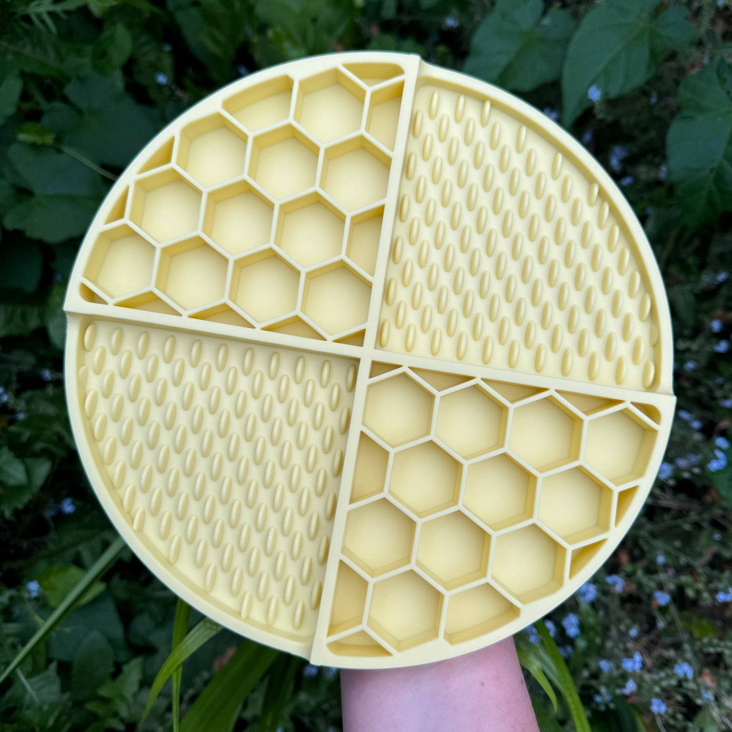 Honeycomb Slow Feeder | Banana