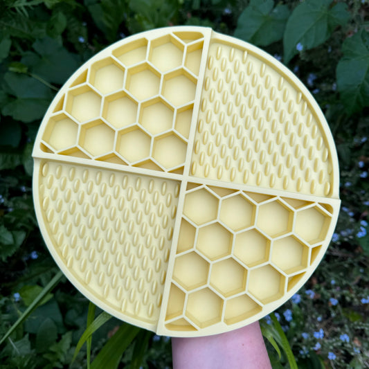 Honeycomb Slow Feeder | Banana