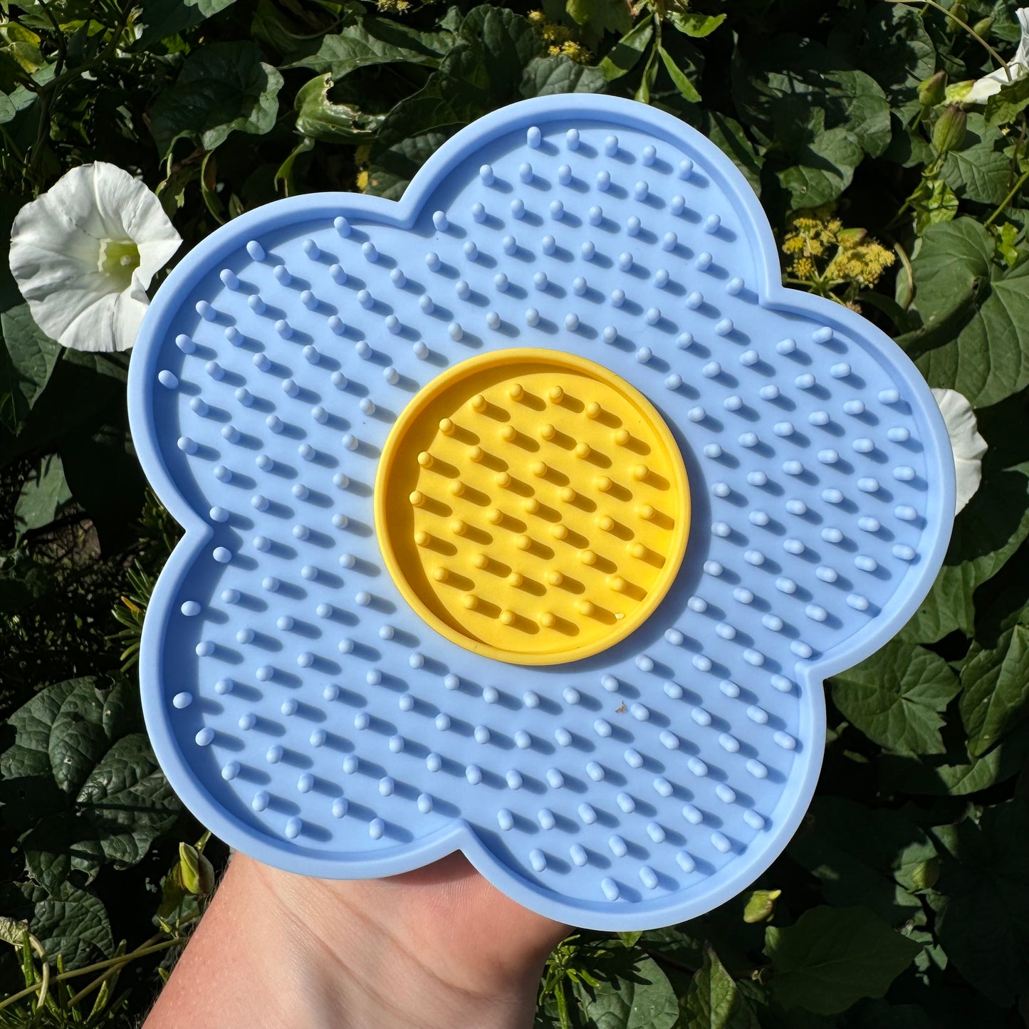 Dainty Flower Lick Mat | Sky Blue